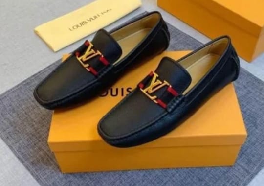 Men's louis vuitton black shoes.